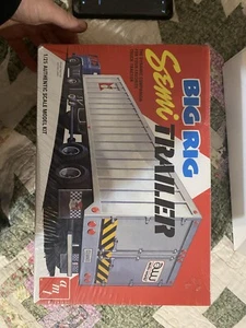 AMT Big Rig Semi Trailer with 2 Pallets 2-In-1 1:25 Scale Model Kit NIB - Picture 1 of 2