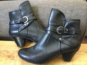 yuu womens tasha dress wedge heel zip boots