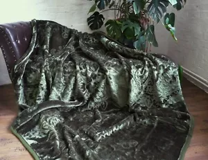 Luxus Tagesdecke Kuscheldecke Glanz-Design Grün / Dunkelgrün 160x200cm - Bild 1 von 1