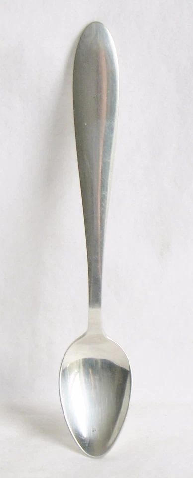 Cuchara de alimentación infantil de plata esterlina Pilgrim Manchester Foto 1 de 1