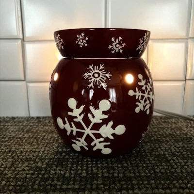 Calentador Scentsy Copo de Nieve Rojo Tamaño Completo En Caja Original Retirado Probado Funciona Foto 1 de 4