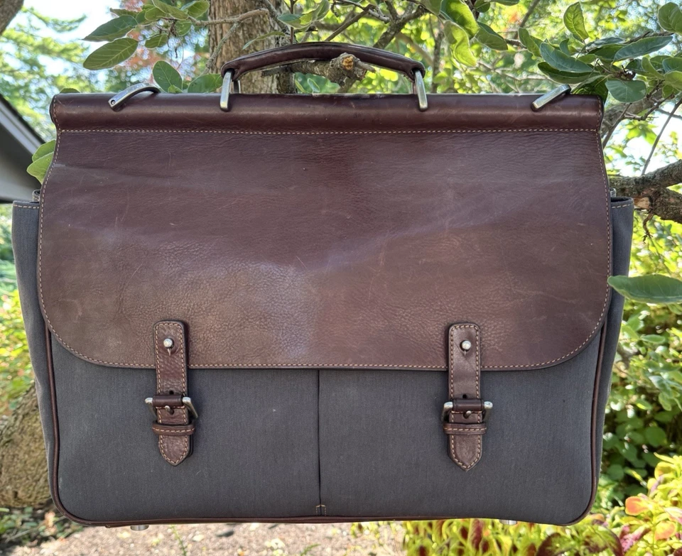 Trafalgar Mens Dowel Briefcase Messenger Bag  Gray Canvas Leather W/ Dust Cover - Image 1 of 4