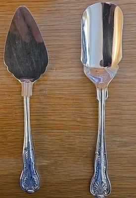 Juego de servir aperitivo de queso Godinger plateado 2 piezas patrón Shell Kings Foto 1 de 4