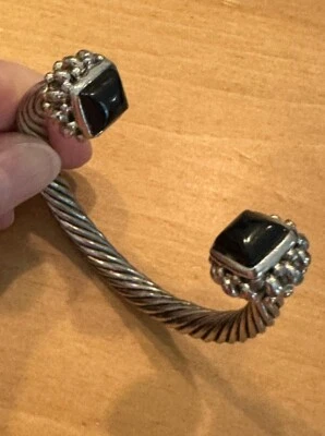 Brazalete Torq Vintage Años 90 Tono Plata Negro Vikingo Retro Declaración Modernista Foto 1 de 4