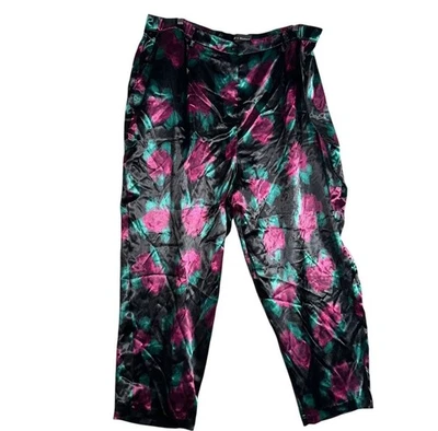 BP. + Calça Wildfang Playful Crop 3X Preta Floral Cetim Perna Larga Cintura Alta Festa - Imagem 1 de 4