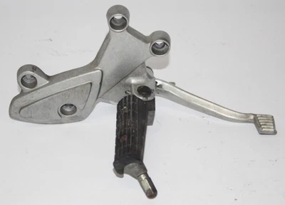 Reposapiés Frontal Derecho Triumph Sprint Unidad 955I 02-04 (Lager8-25) - Imagen 1 de 4