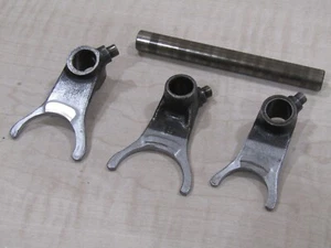 1986 1987 HONDA XL250R GEAR SHIFT FORKS & SHAFT MAY FIT OTHER YEARS - Picture 1 of 2