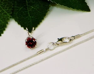 Colgante de plata de ley de circonita cúbica granate rojo (circonita cúbica) con collar de cadena - Imagen 1 de 2