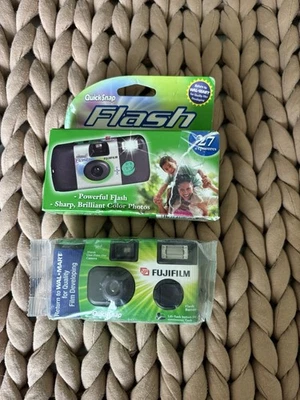 FUJIFILM QuickSnap Flash 400 Disposable Camera 2 Pack 35mm Brand New EXP 2025 - Image 1 of 2