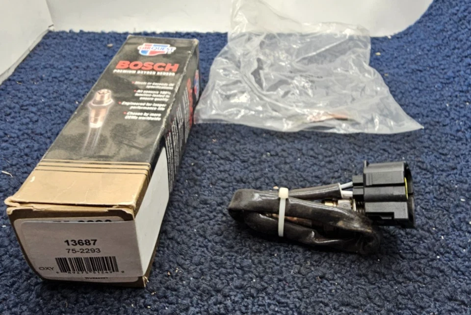 Sensor de oxígeno Bosch 13687 para motor Jeep Wrangler L6-4,0 L 2001-2005 Foto 1 de 4