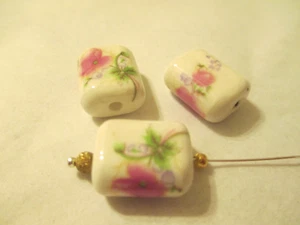 16 Beautiful White Porcelain Wild Flower Lavender Green Beads 18X14X9   P102 - Picture 1 of 1