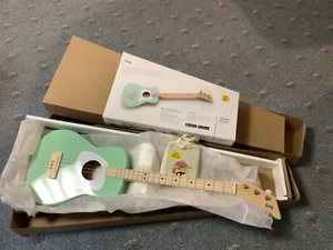 Mini guitarra acústica Loog para niños y principiantes, verde - Imagen 1 de 3