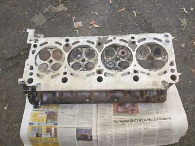 Culata BMW usada lado derecho apagado 1997 740i con 75.000 millas, se adapta a 540i Foto 1 de 4