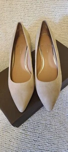 Women's Linea Paolo Bardot Low Heel Tan Suede Pumps 8M NIB Comfort - Bild 1 von 6