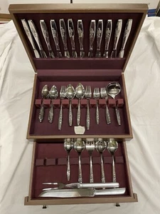 Vintage Stainless Silverware 1881 Rogers 78 Piece Set in Box FLORAL Oneida LTD - Picture 1 of 8