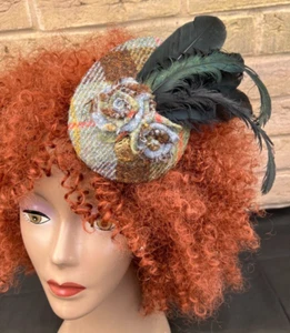 Atemberaubender echter HARRIS TWEED Fascinator grün braun Fasanenfedern Rosetten - Bild 1 von 12