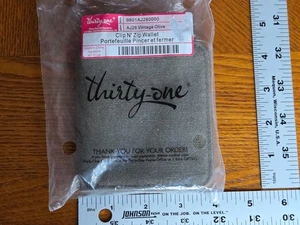 Thirty One Clip N’ Zip Geldbörse AL26 Vintage olivgrün Baumwolle Canvas quadratisch neu mit Etikett - Bild 1 von 3