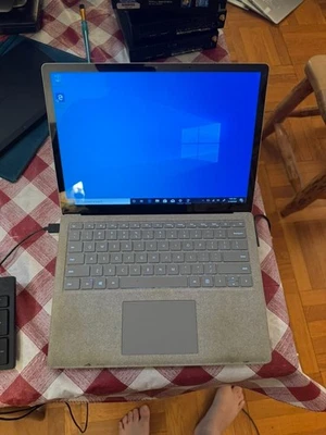 Microsoft Surface Laptop – i5-7th Gen / 8GB RAM / 256GB SSD – For Repair / Parts - Image 1 of 4