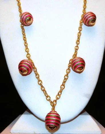 Collar Talbots Preppy Rayas Rojo Verde Dije Cuentas 32" Tono Dorado Cadena Cable Foto 1 de 1