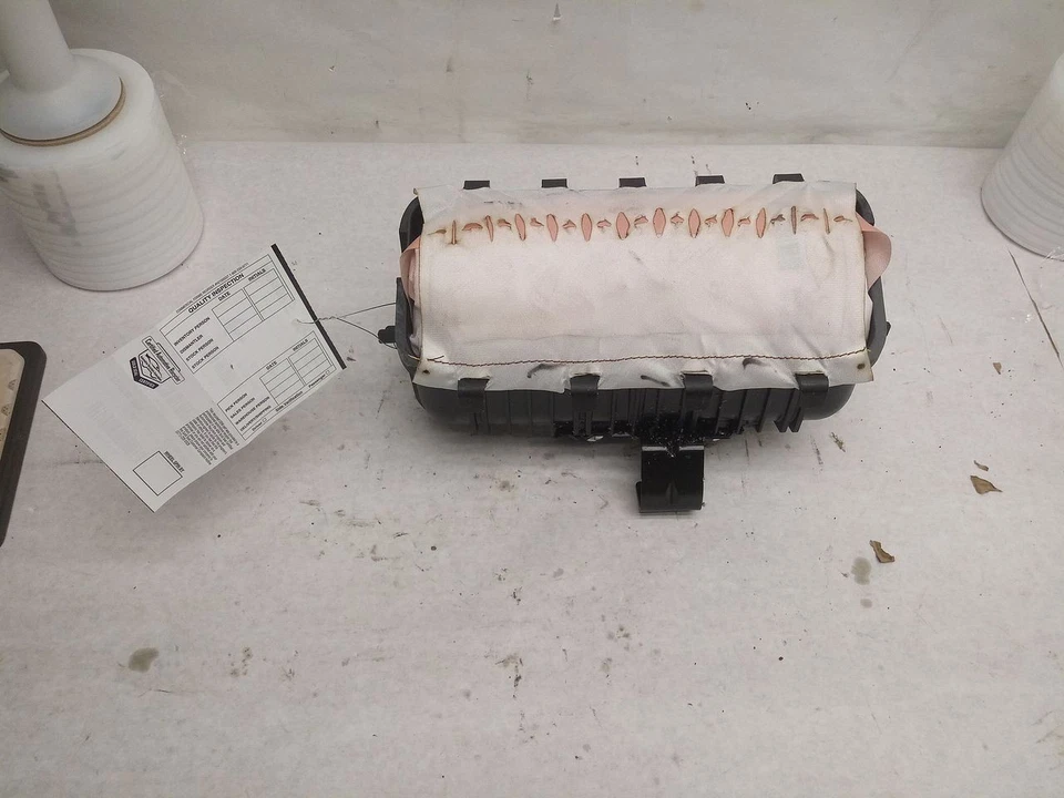 Bolsa de aire para tablero derecho pasajero JL7Z78044A74A se adapta a navegador 18-21 2979180 Foto 1 de 4