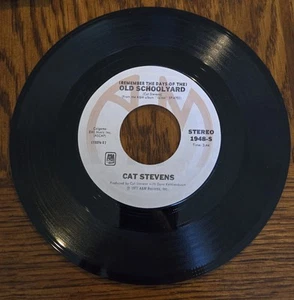 45 RPM 7" Cat Stevens - Old School Yard/Land O'FreeLove & Goodbye - Picture 1 of 3