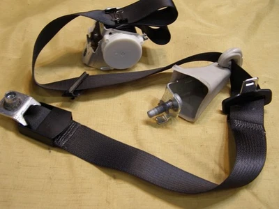 Conjunto de cinturón de seguridad retráctil derecha tercera fila Dodge Caravan 2017 fabricante de equipos originales P0ZV721X9AC Foto 1 de 4