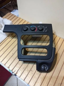 DODGE INTREPID A/C CLIMATE CONTROL AND BEZEL OEM 1998-2005 - Picture 1 of 12