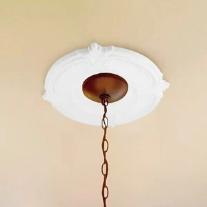 Crea un look limpio y acabado con medallón ventilador de techo decorativo blanco - Imagen 1 de 24