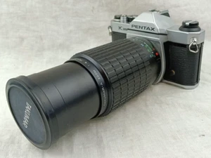 Cámara SLR Pentax K1000 con lente multicapa PENTAX-M 50 mm y Tokina 80-200 mm - Imagen 1 de 12