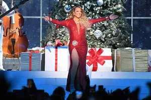 MARIAH CAREY - TODO LO QUE QUIERO PARA NAVIDAD ERES TÚ - FOTO IMPRESA BRILLANTE 4x6 - Imagen 1 de 1