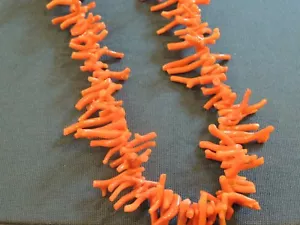 Grand sautoir en corail naturel en chûte avec fermoir ancien en vermeil - Bild 1 von 7