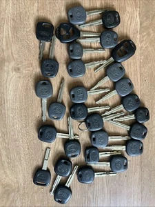 lot of 28 toyota cut keys ingition key keys - Picture 1 of 4