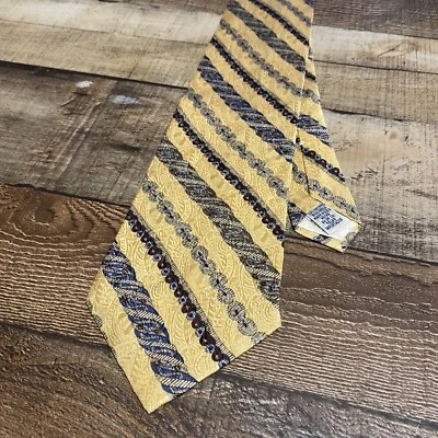 Claiborne Yellow Luxury Geometric Hand Made 100% Silk Men’s Neck Tie 57.5”x4” - Image 1 of 4