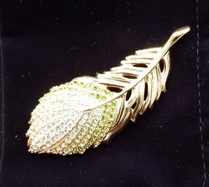 Estee Lauder Solid Perfume White Linen Fluttering Feather Compact - NEW!! - Picture 1 of 3