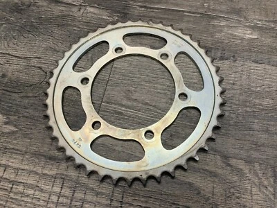 Piñón de cadena de llanta trasera Yamaha 2004-2008 R1 YZFR1 45T 5VY-25445-20-00 OEM  Foto 1 de 4