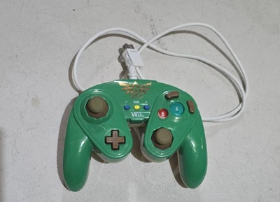 Nintendo Zelda Link Wired Controller Fight Pad Remote Control for Wii U Green - Image 1 of 2