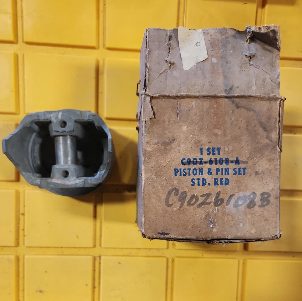 НОВЫЙ ИЗ СТАРЫХ ЗАПАСОВ FORD C9OZ-6108-A 1969 TORINO ПОРШЕНЬ И ШТИФТ СТАНДАРТНЫЙ КРАСНЫЙ - Изображение 1 из 4