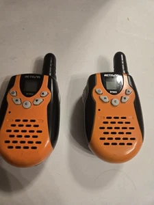 2 Retevis RT602 Walkie Talkies für Kinder orange ... weniger als eine Stunde benutzt. Funktioniert - Bild 1 von 3