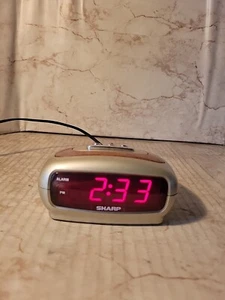 Vintage Sharp Digital Electric Clock Model SPC1235 AC 120V, 60Hz 5 W - Picture 1 of 10