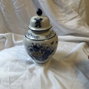 Japoński porcelanowy słoik imbirowy urna kwiatowy niebieski biały 6" wysokości + drewniana podstawa vintage - Zdjęcie 1 z 8