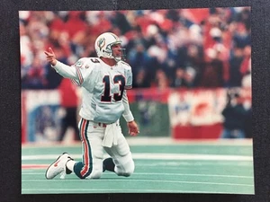NFL Press Photo Football Miami Dolphins Dan Marino On Knees Arguing Field #13 - Picture 1 of 2