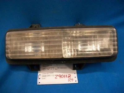 89 90 91 CHEVY SUBURBAN 1500 RIGHT CORNER/PARK LIGHT 135883 - Image 1 of 3