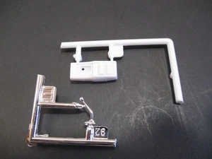 Repuestos de depósito de chatarra modelo Revell 69 Chevy Nova Yenko consola y palanca de cambios Hurst - Imagen 1 de 4