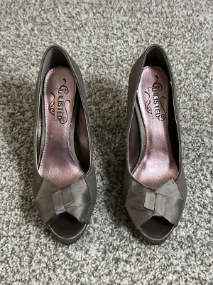 Tacón bomba Kenneth Cole Natural Instinct para mujer talla 6 M sin listar Foto 1 de 4