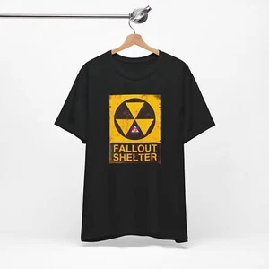 Camiseta FALLOUT SHELTER, Atomic Nuclear Emergency Disaster Apocalypse Doomsday - Imagen 1 de 11