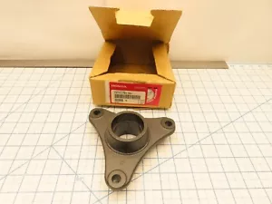 Honda 72711-751-701 Deck Spindle Housing Bearing Holder - Picture 1 of 5
