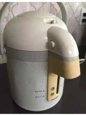 Hervidor de agua eléctrico automático SHARP voltaje 220 V hecho en Japón Foto 1 de 4
