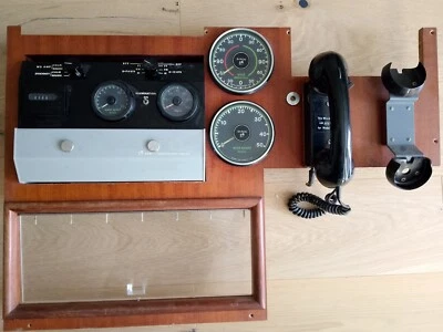 AUTOPILOT?? WINDMESSER SPEED ECHOLOT TELEFON komplettes Panel ohne Geber g.Zust. - Bild 1 von 4