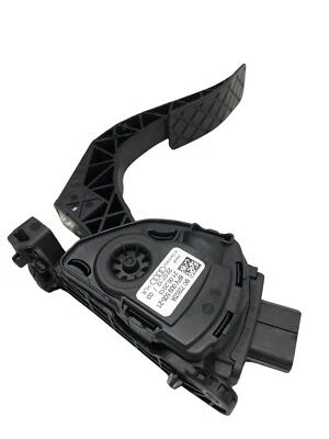 2012-2017 ---- Audi A4 S4 A7 S7 ---- Gas Pedal Accelerator Sensor 8K1723523A - Image 1 of 4