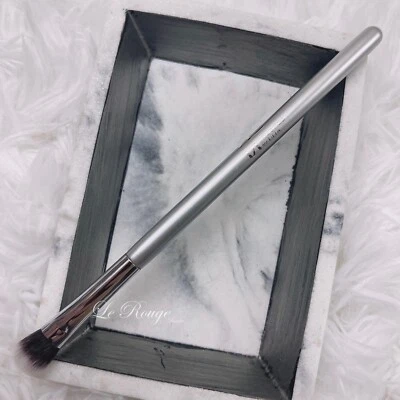 IT Cosmetics Ulta Airbrush Precision Eyeshadow Brush #112 New  - Image 1 of 4